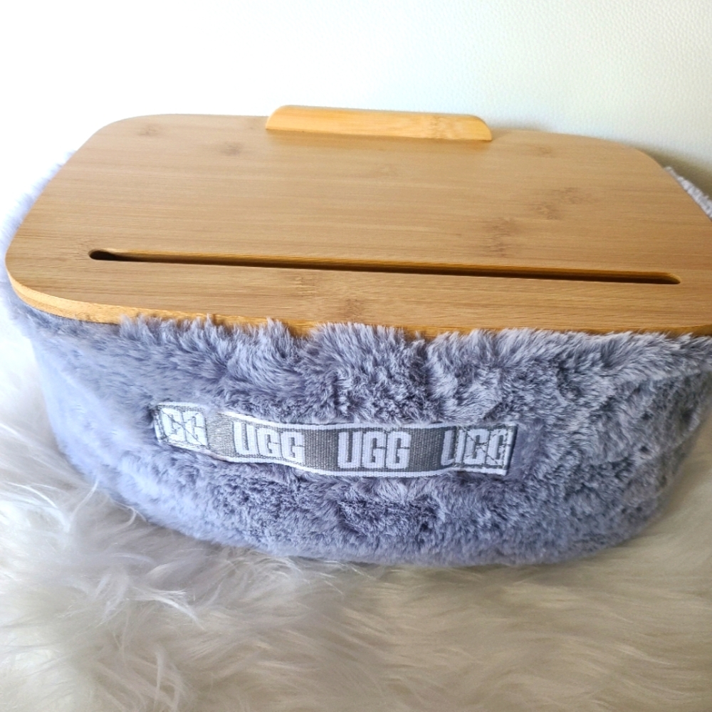 UGG Polar stand Laptop